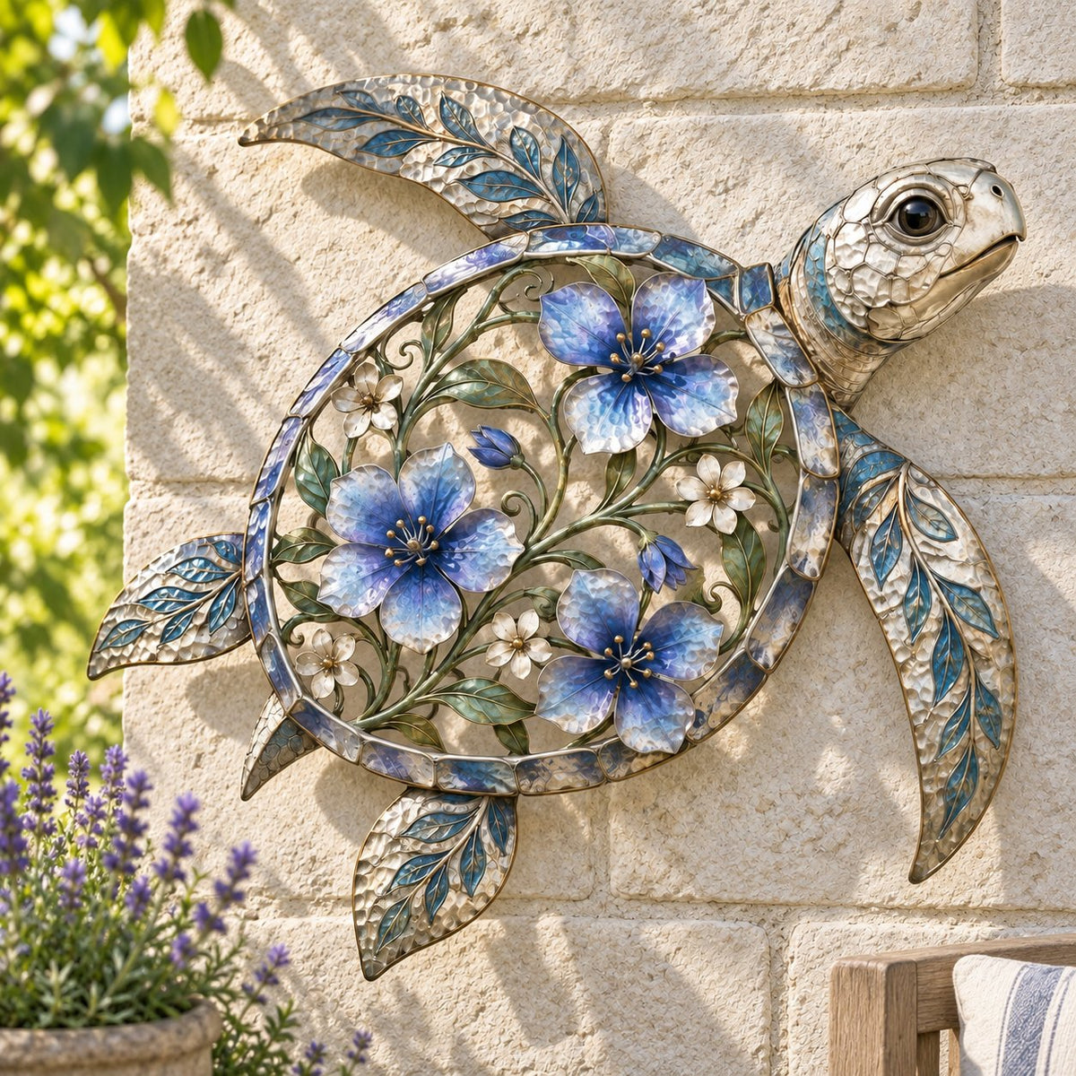 đą Sculpture murale « Tortue de mer » â Ćuvre d'art cĂŽtier Ă motifs floraux Ă©maillĂ©e, avec des Ă©cailles en mĂ©tal texturĂ© | DĂ©coration sur le thĂšme de l'ocĂ©an pour l'intĂ©rieur et l'extĂ©rieur : vĂ©randa, terrasse et jardin