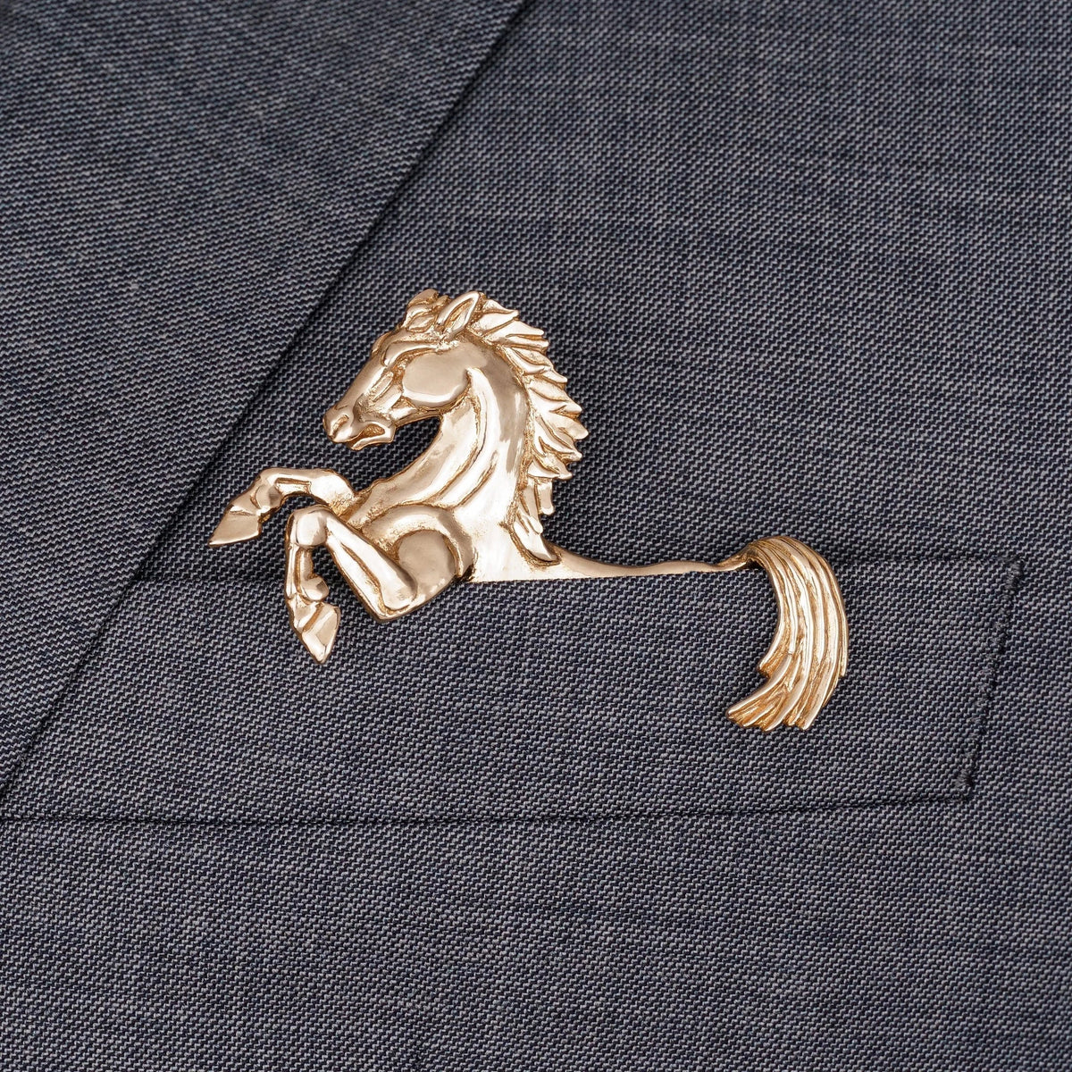 ✨ Broche animale sculptée de luxe – Un accessoire haut de gamme qui ne passe pas inaperçu, idéal pour les costumes et les blazers