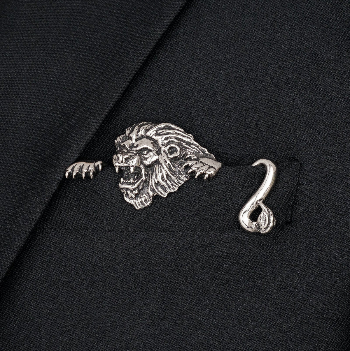 ✨ Broche animale sculptée de luxe – Un accessoire haut de gamme qui ne passe pas inaperçu, idéal pour les costumes et les blazers