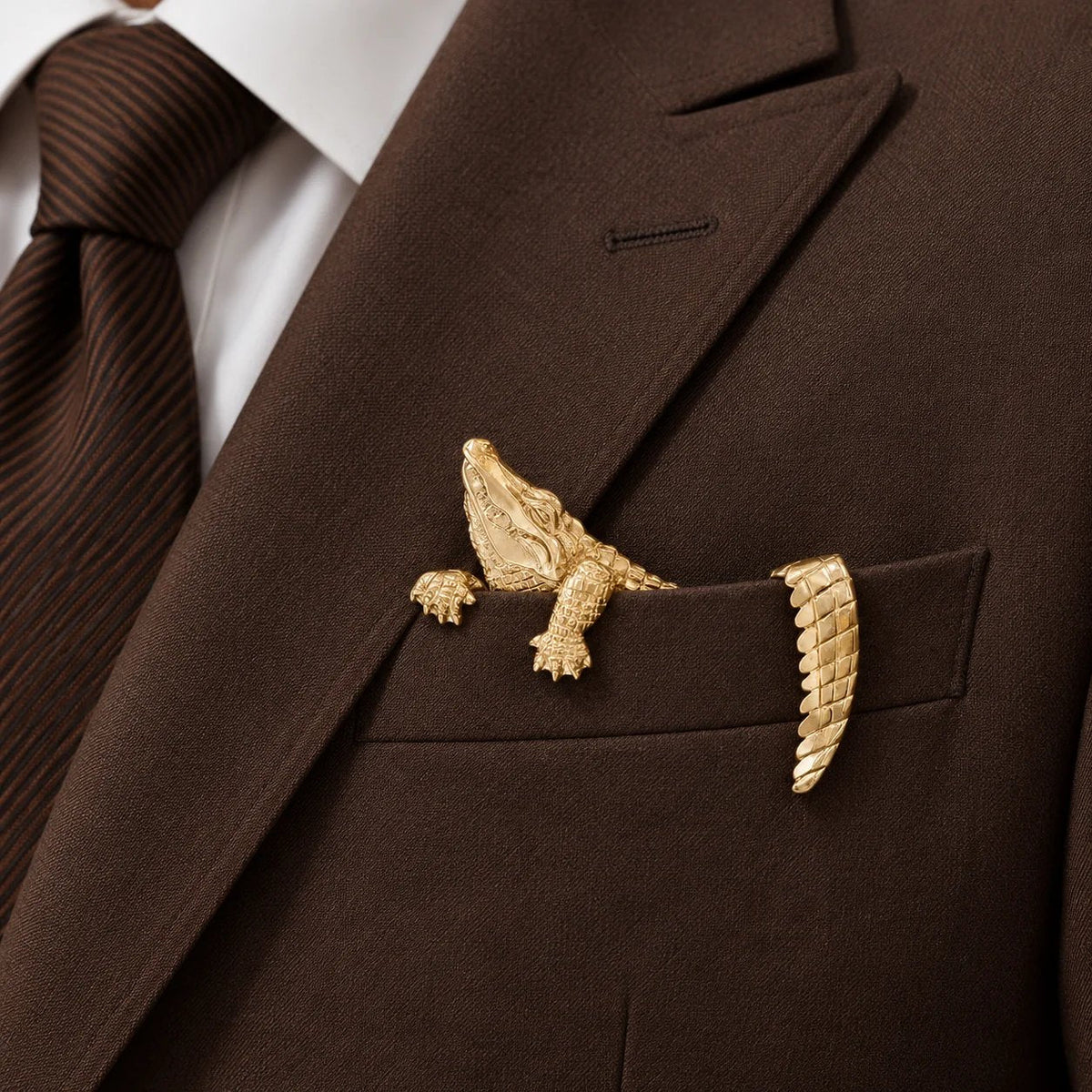 ✨ Broche animale sculptée de luxe – Un accessoire haut de gamme qui ne passe pas inaperçu, idéal pour les costumes et les blazers