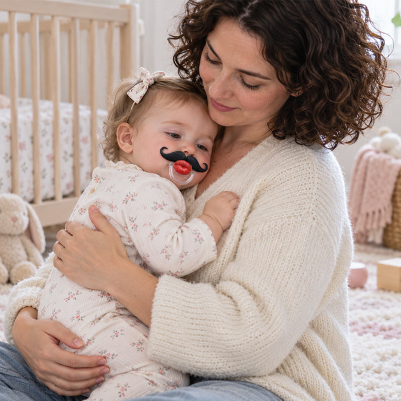 👶😜 Sucette pour bébé « Lèvres rouges et moustache » – Un accessoire photo amusant pour de jolies photos de bébé !