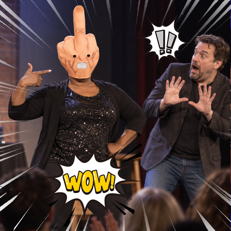 🖕 Le masque géant en forme de doigt d'honneur qui vole la vedette à la fête