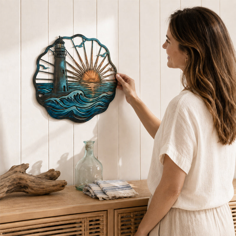 🌅 Fresque murale « Golden Harbour Lighthouse » – Décoration murale vintage en métal, style côtier⚓
