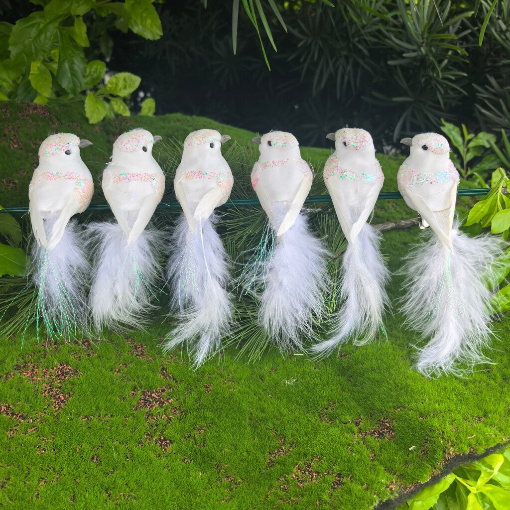 🐦 Oiseaux en plumes artificielles avec pince (12 pièces par paquet)