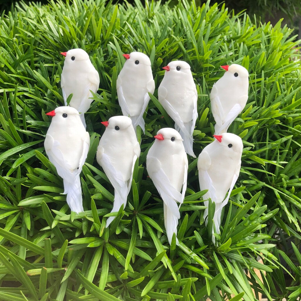 🐦 Oiseaux en plumes artificielles avec pince (12 pièces par paquet)