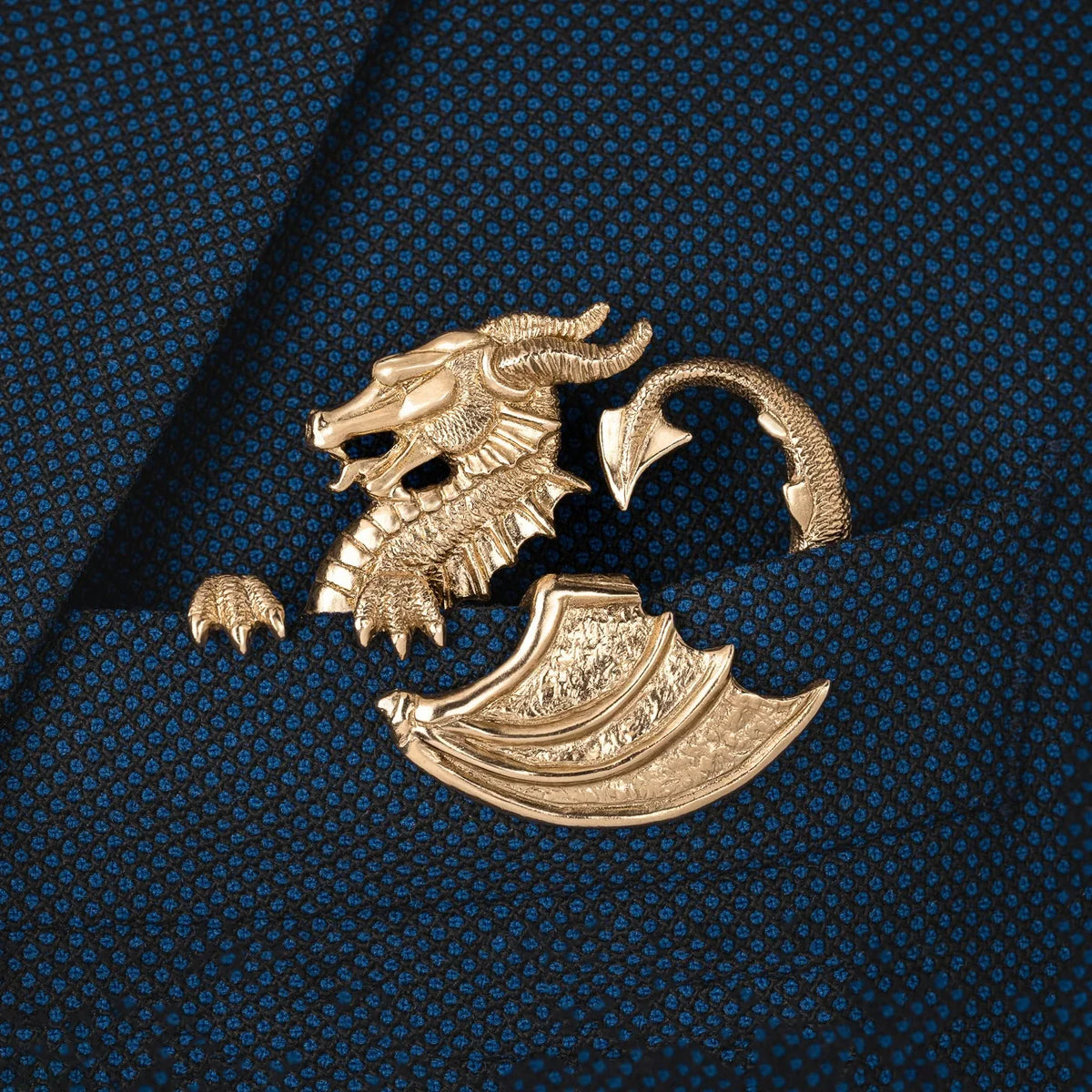 ✨ Broche animale sculptée de luxe – Un accessoire haut de gamme qui ne passe pas inaperçu, idéal pour les costumes et les blazers