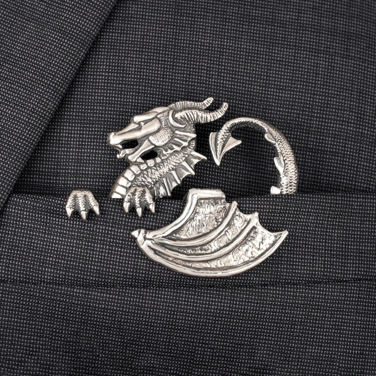 ✨ Broche animale sculptée de luxe – Un accessoire haut de gamme qui ne passe pas inaperçu, idéal pour les costumes et les blazers