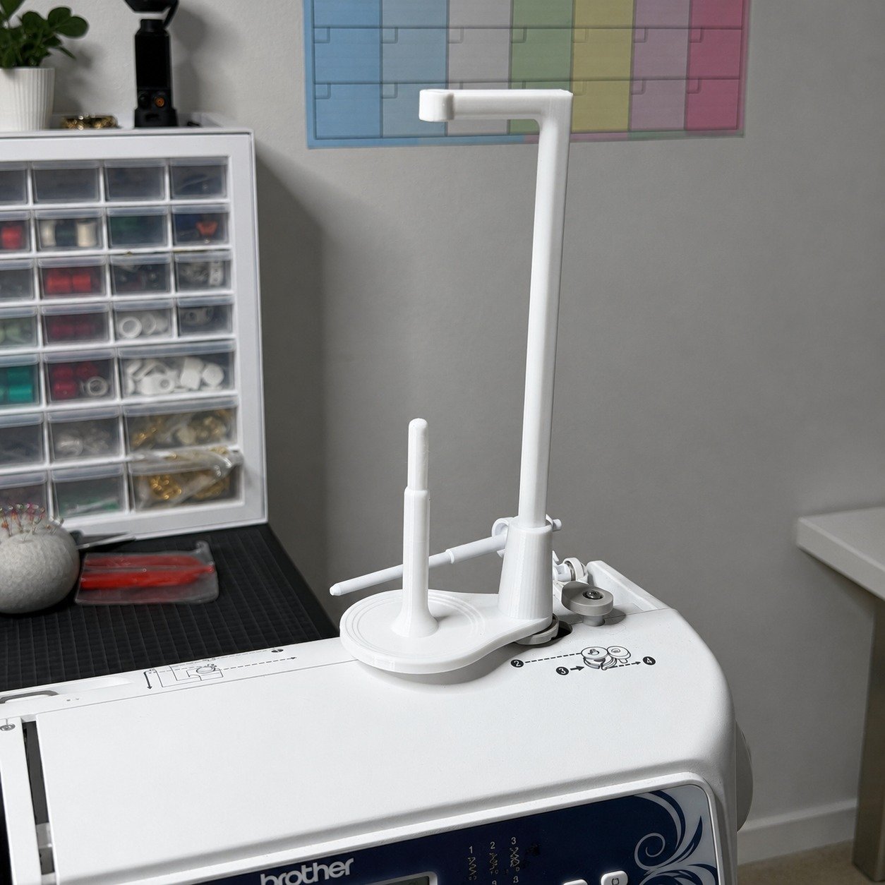 🧵Support pour bobines de fil de grande capacité🪡 (compatible avec la plupart des machines à coudre disponibles sur le marché britannique)