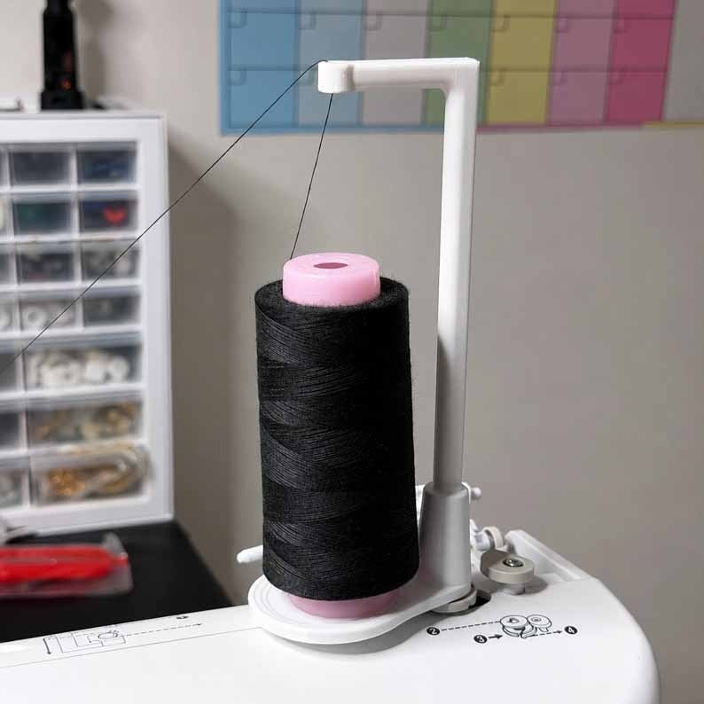 🧵Support pour bobines de fil de grande capacité🪡 (compatible avec la plupart des machines à coudre disponibles sur le marché britannique)