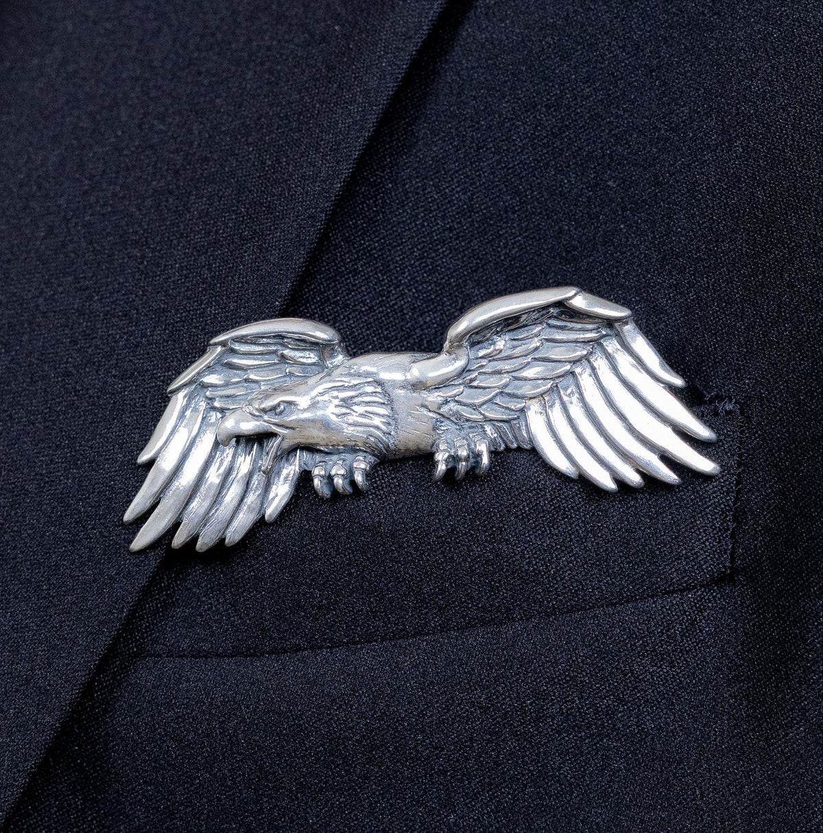 ✨ Broche animale sculptée de luxe – Un accessoire haut de gamme qui ne passe pas inaperçu, idéal pour les costumes et les blazers