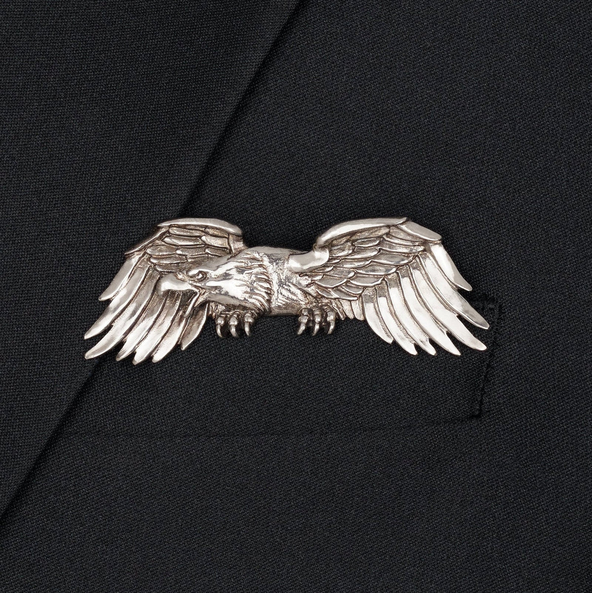✨ Broche animale sculptée de luxe – Un accessoire haut de gamme qui ne passe pas inaperçu, idéal pour les costumes et les blazers