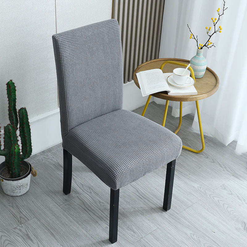 🪑Housses de chaise : redonnez instantanément un coup de jeune à une vieille chaise !