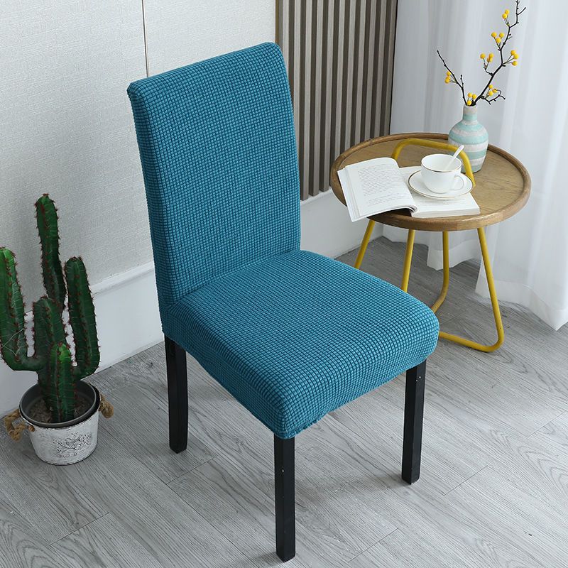 🪑Housses de chaise : redonnez instantanément un coup de jeune à une vieille chaise !