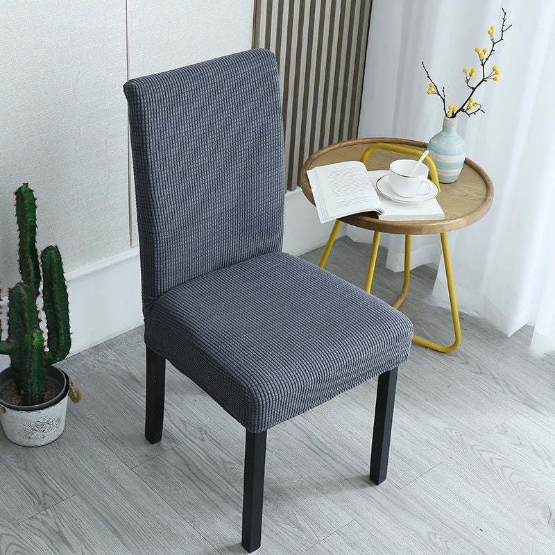 🪑Housses de chaise : redonnez instantanément un coup de jeune à une vieille chaise !