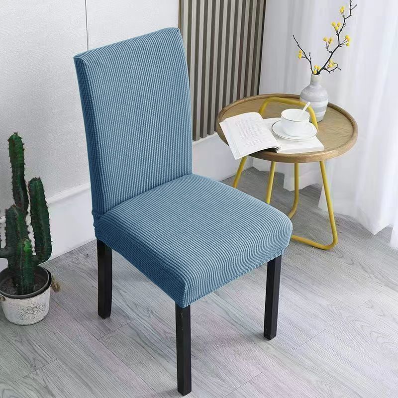 🪑Housses de chaise : redonnez instantanément un coup de jeune à une vieille chaise !