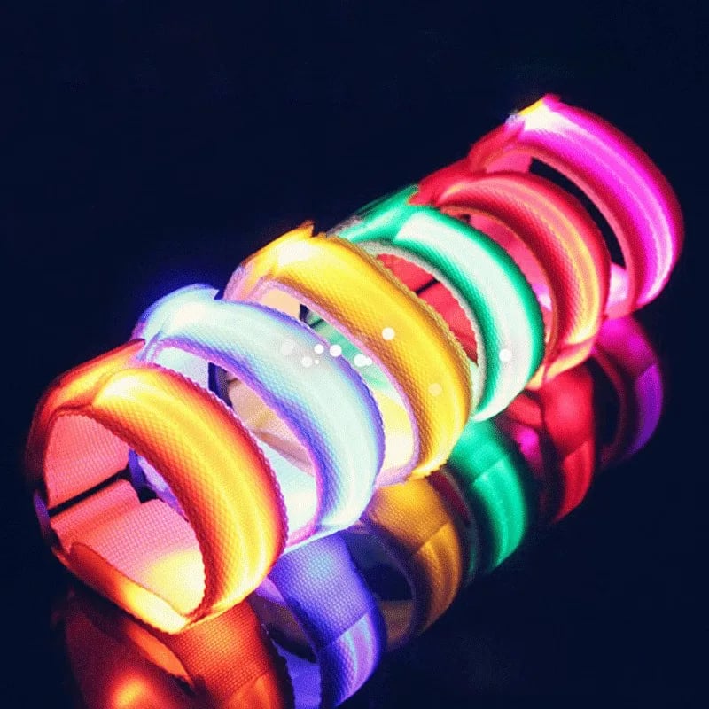 🐎 Sangles de jambe LED pour cheval – Lot de 4 | Feux de sécurité rechargeables pour l'équitation de nuit ✨