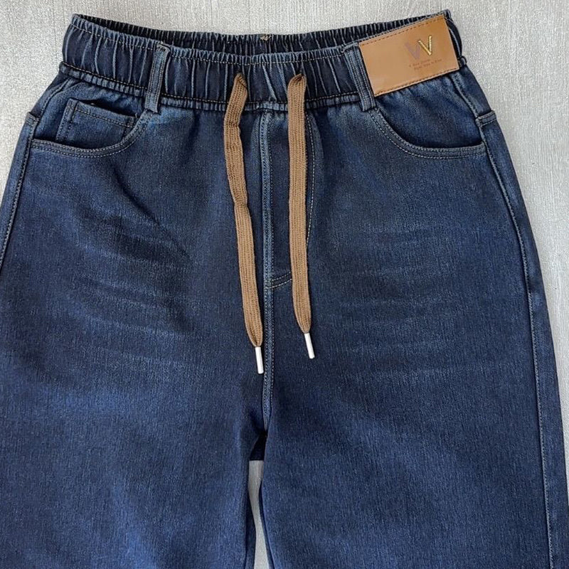 Jeans skinny avec jambe droite