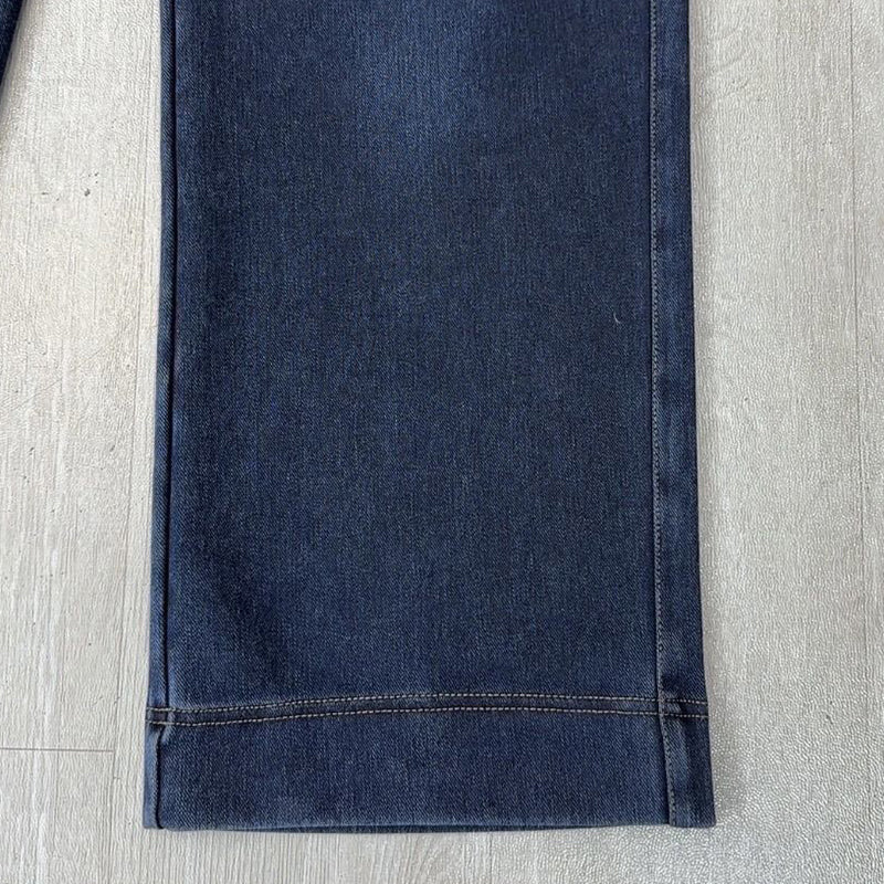 Jeans skinny avec jambe droite