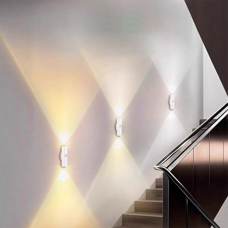 Veilleuse LED intelligente avec détecteur de mouvement, applique murale RGB à intensité variable et couleurs changeantes, éclairage d'ambiance magnétique adhésif rechargeable par USB avec effet dégradé pour chambre à coucher